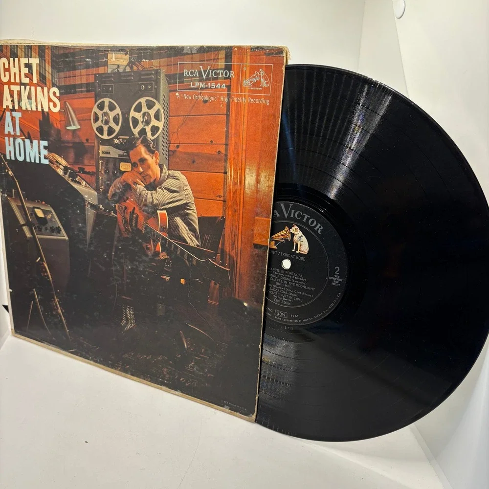 Chet Atkins At Home RCA Victor LPM 1544 Vinyl Record LP Album - Picture 1 of 2